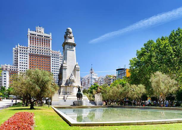 Punta Me Beautiful Apartment In Plaza Espana Madrid Exteriör bild